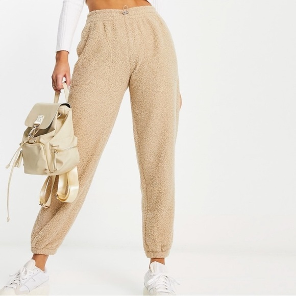 Abercrombie & Fitch Pants - Abercrombie & Fitch Sunday Sherpa Joggers Sesame Size Small